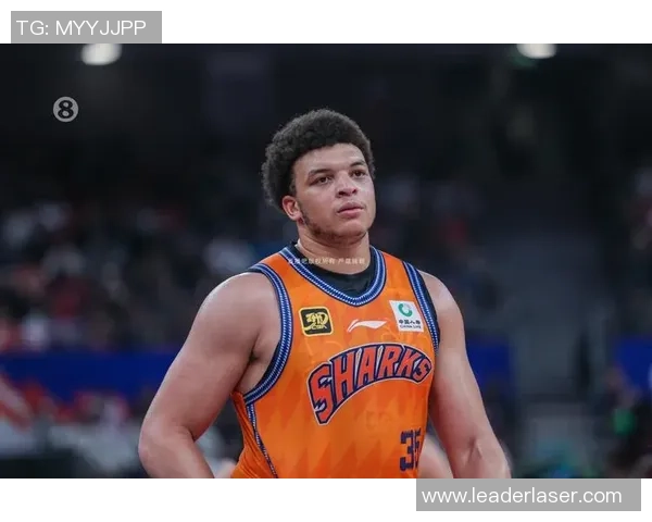 CBA第十九轮精彩回顾新疆队对阵佛山队全场录像分析与亮点总结