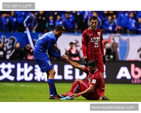 上海申花与上海上港足协杯激战在即谁能笑到最后争夺荣誉之战 上海申花与上海上港足协杯激战在即谁能笑到最后争夺荣誉之战