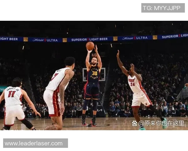 湖人勇士激战回顾12月26日精彩录像回放分析与亮点总结 湖人勇士激战回顾12月26日精彩录像回放分析与亮点总结